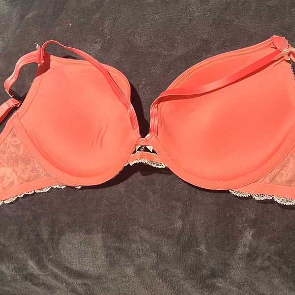 Victoria's Secret Coral Lace Bra - Picture 5 of 5